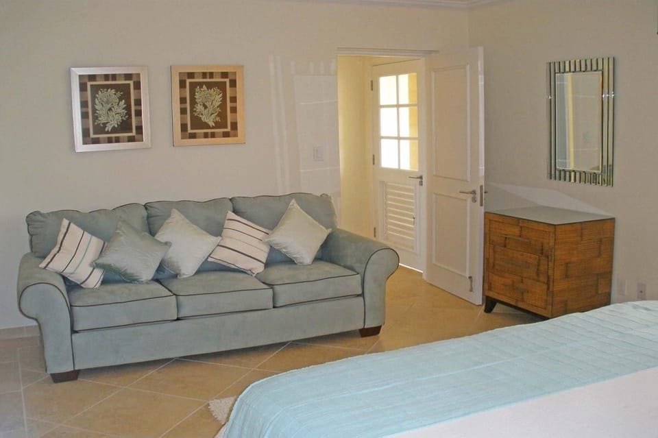 Sapphire Beach 201 - Amazing Spacious bedroom