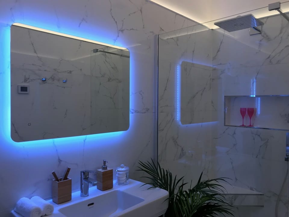 Shower room, Grohe shower, underfloor heating