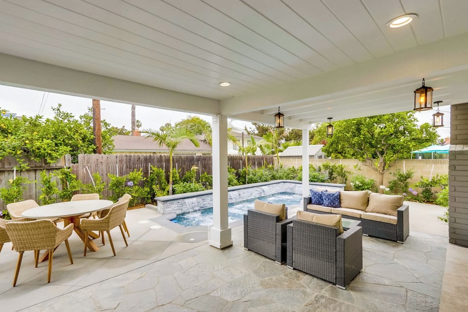 Outdoor Patio with seating