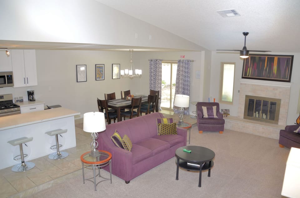 Open concept living space for guests to enjoy their time together. 
