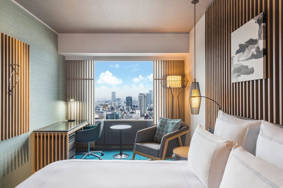 Swiss, Executive King Room, Executive Lounge Access | Down comforters, in-room safe, desk, blackout drapes