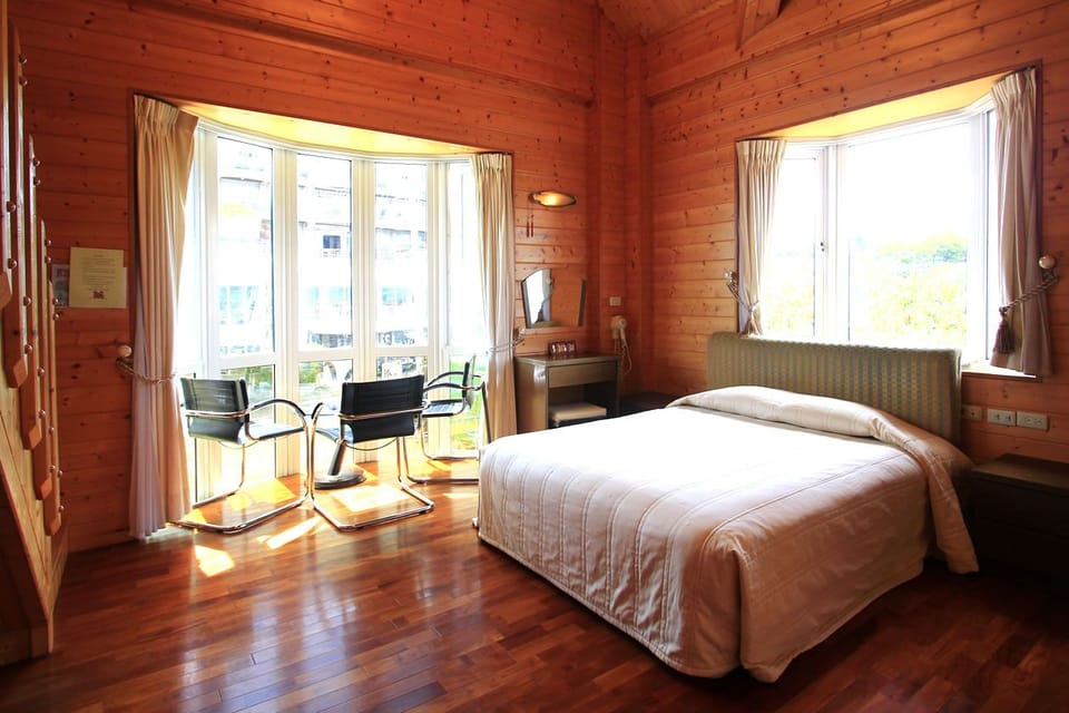 Family Room | Blackout drapes, free WiFi, bed sheets