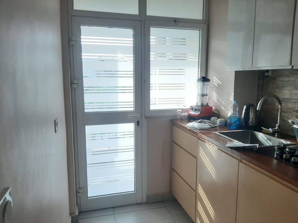 Economy Apartment, 1 Bedroom | In-room safe, individually decorated, individually furnished