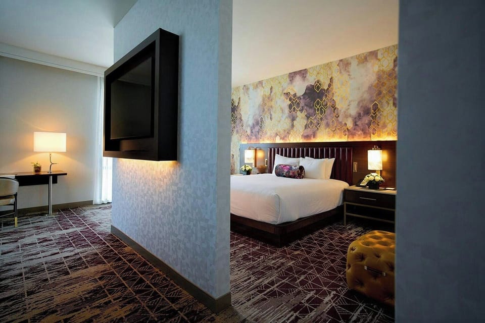 Pillowtop beds, desk, iron/ironing board, free WiFi