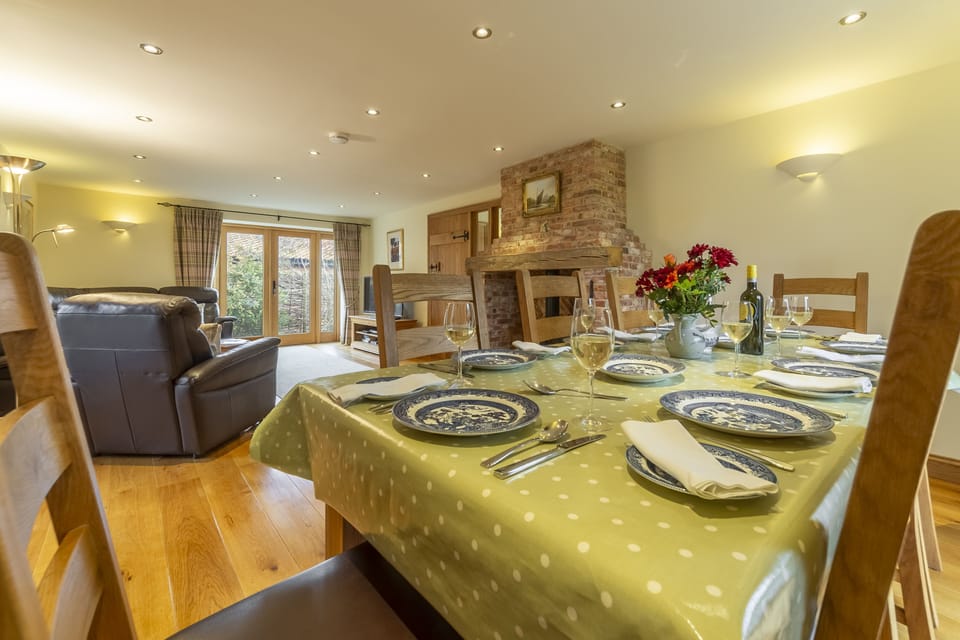 Ground floor: Dining table