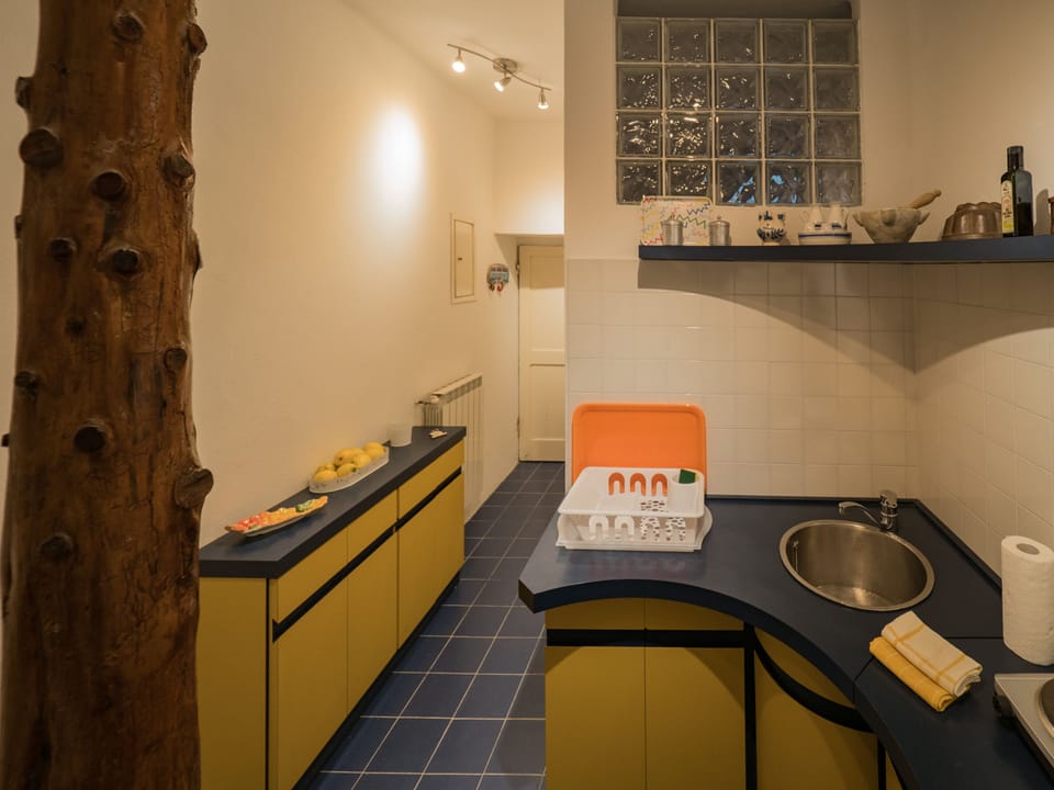 House, 3 Bedrooms, Balcony | Private kitchen | Full-size fridge, microwave, stovetop, coffee/tea maker