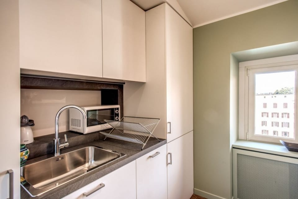 Apartment, 1 Bedroom | Private kitchen | Fridge, microwave, oven, stovetop