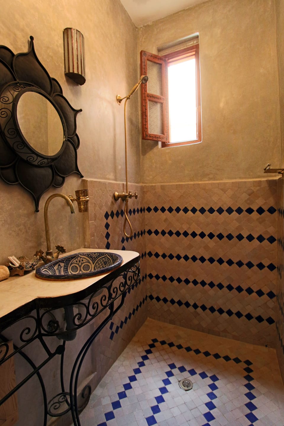 Minibar, desk, iron/ironing board, free WiFi