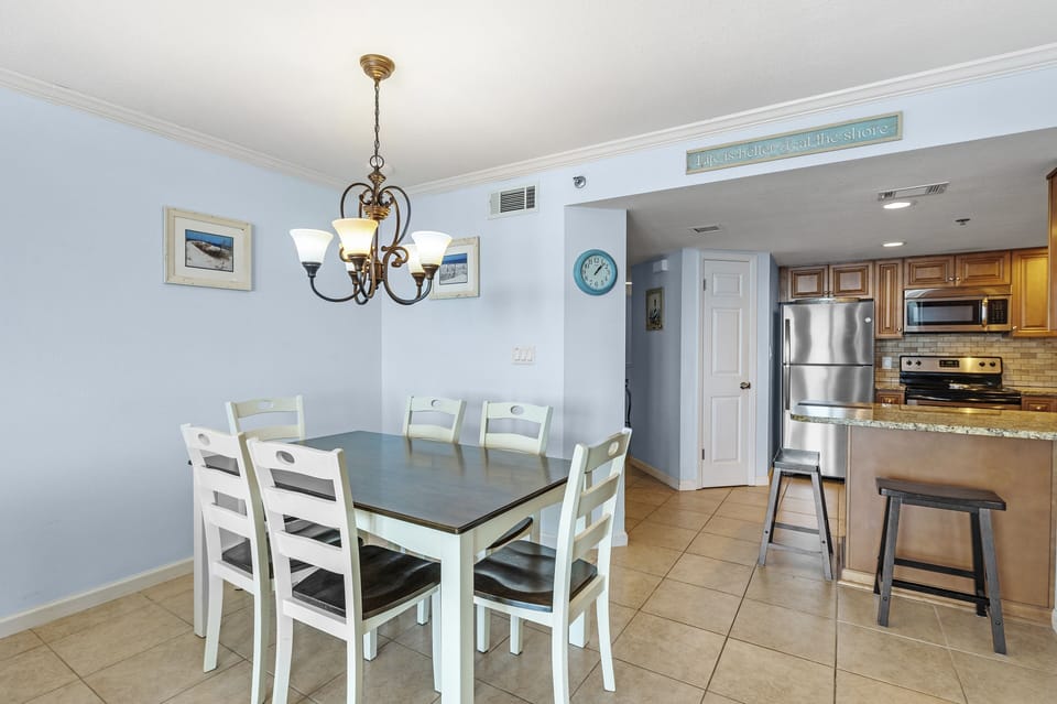 Dining Area Table for 6 with Extra Seating at the Breakfast Bar