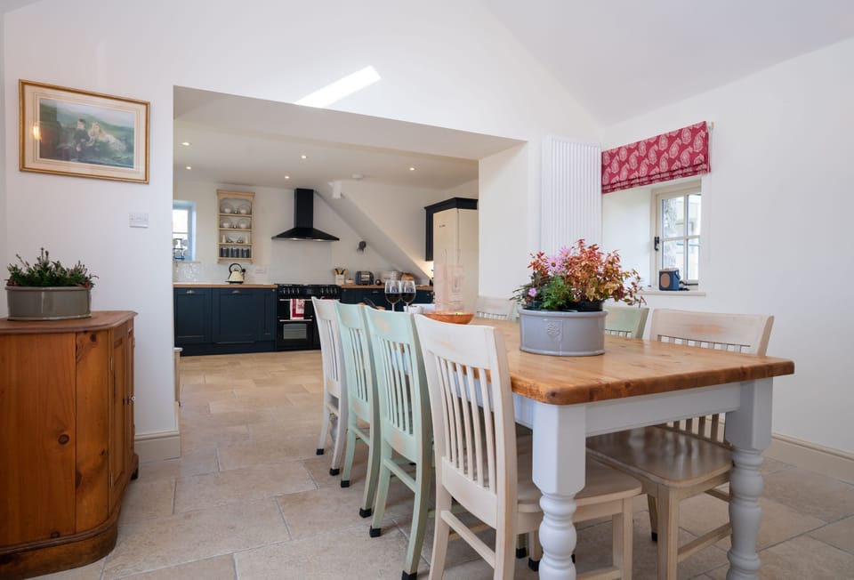 Split level ground floor: Dining room seating eight guests