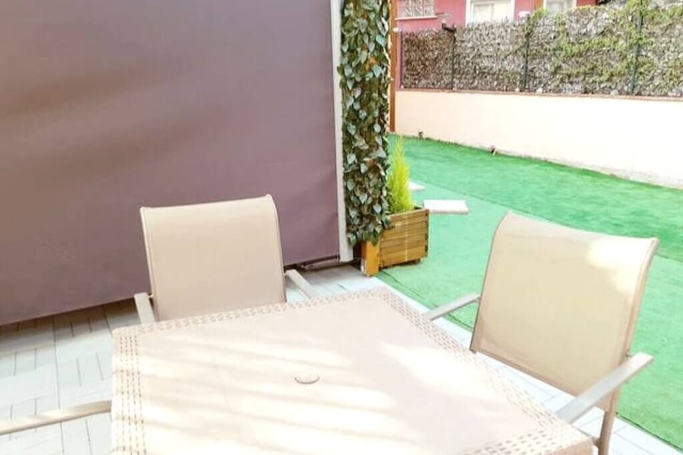 tavolo e sedie da giardino