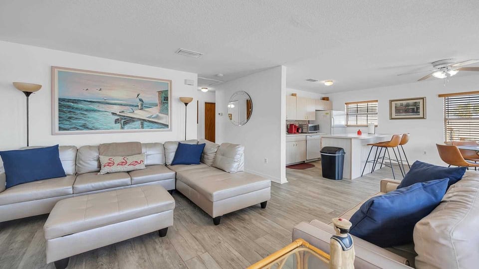 Upstairs Living Area