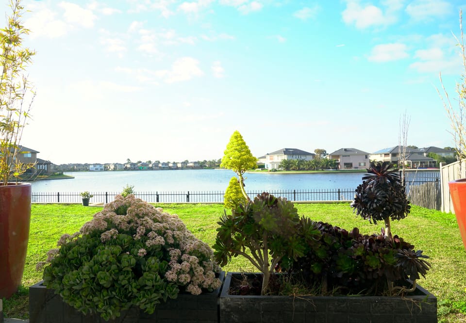 House, 6 Bedrooms | Lake view