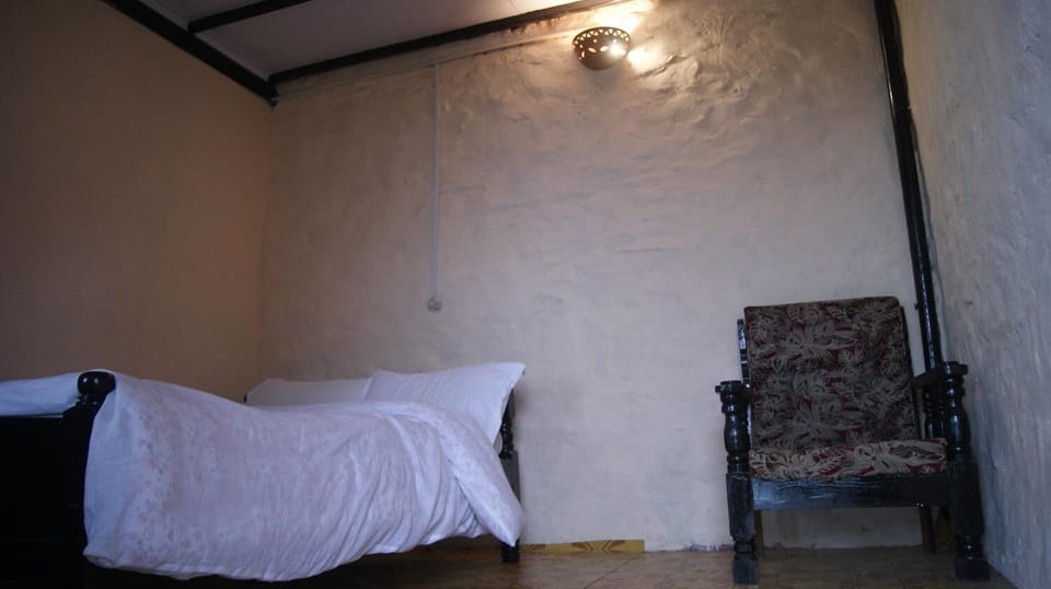 Soundproofing, free WiFi, bed sheets