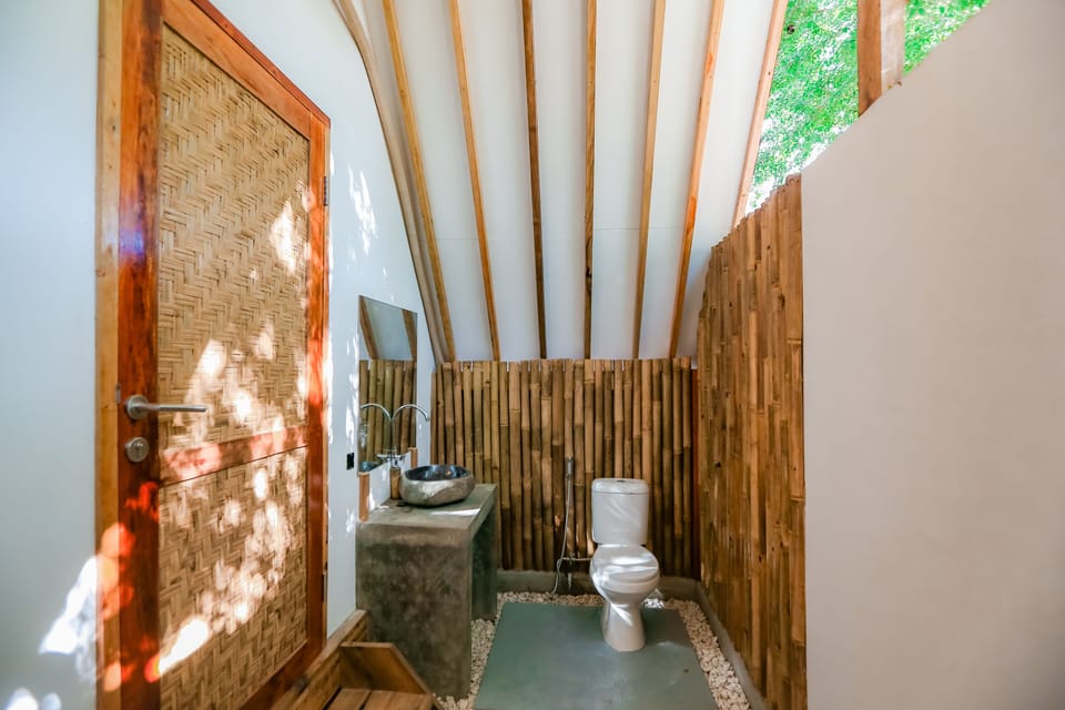 Shower, hydromassage showerhead, bidet, towels