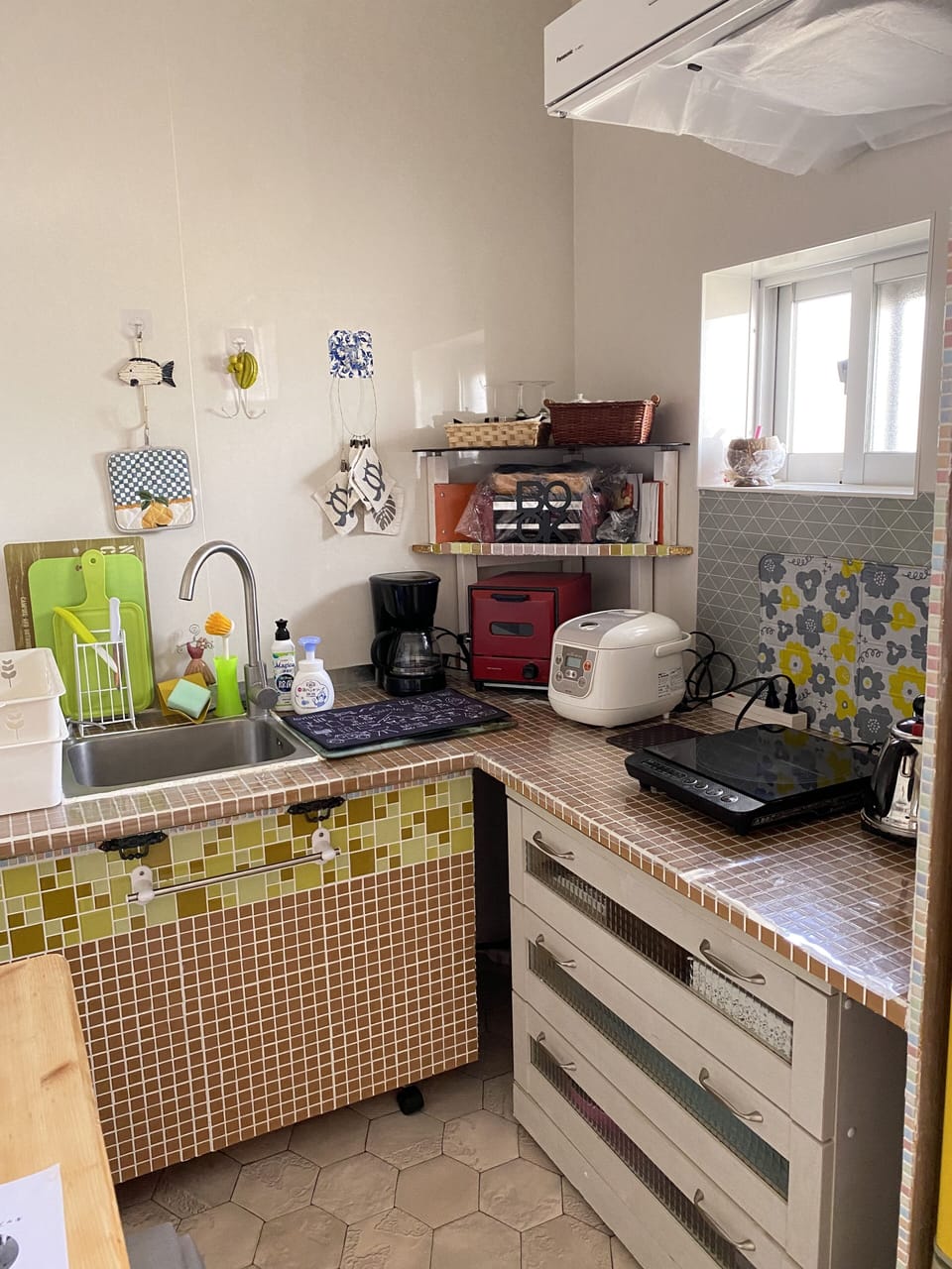 Family Studio, 1 Bedroom, Non Smoking, Sea View | Private kitchenette | Fridge, microwave, stovetop, toaster