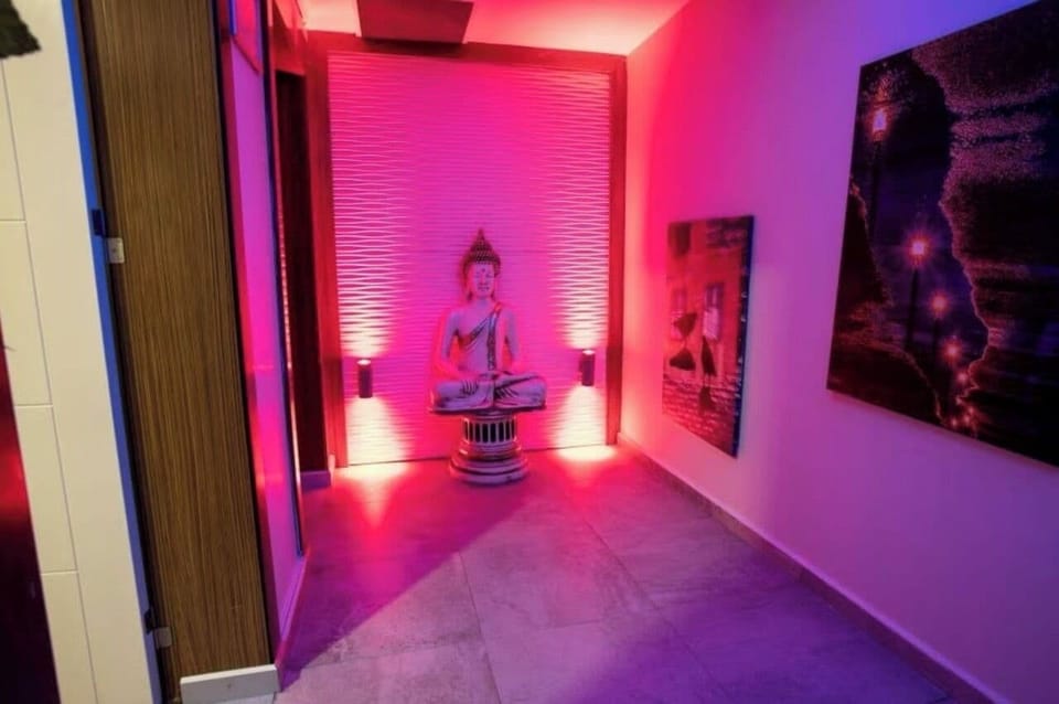 Couples treatment rooms, Turkish bath, body treatments, hydrotherapy