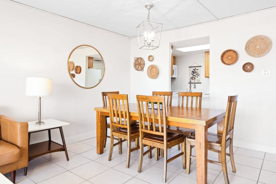 Open concept dining area.