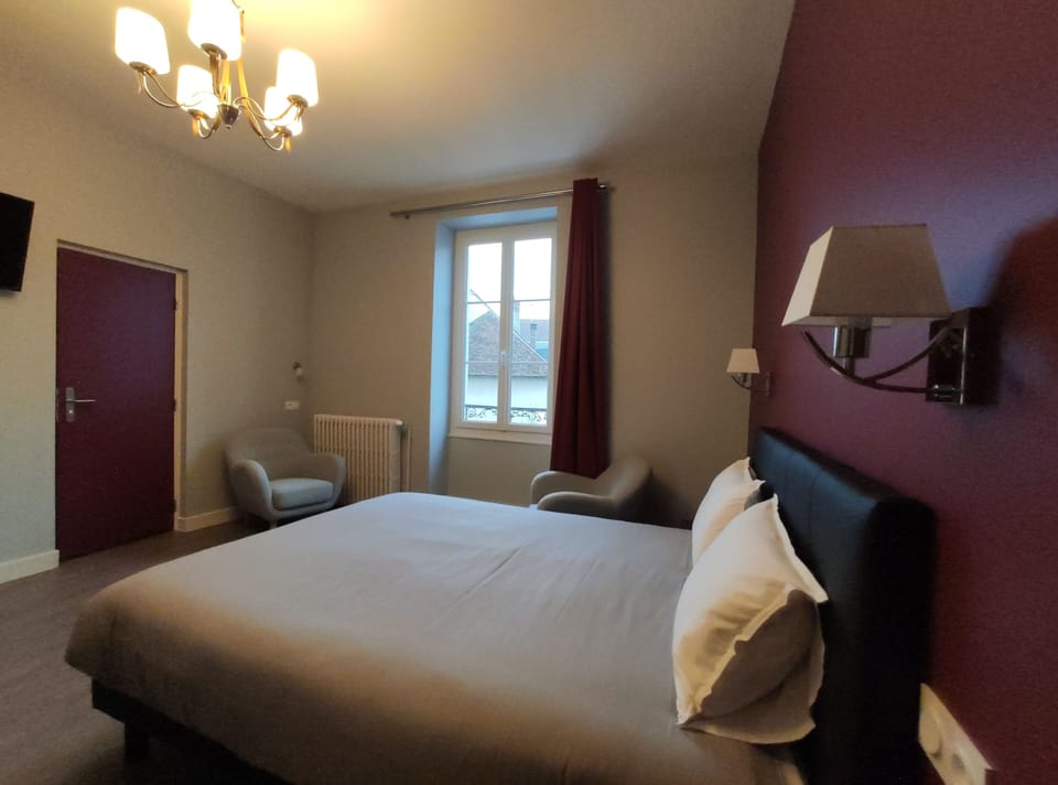 Triple Room | Premium bedding, individually decorated, individually furnished, desk