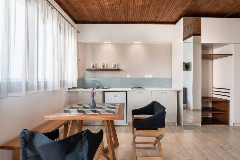 Apartment | Private kitchenette | Fridge, stovetop, coffee/tea maker, electric kettle