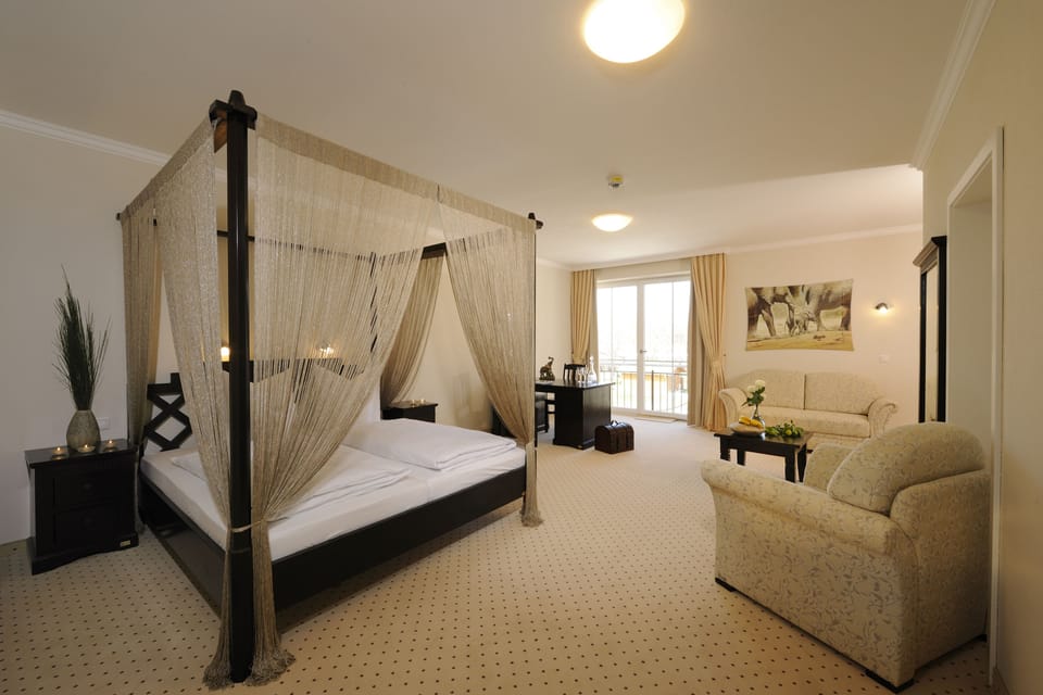 Junior Studio Suite | In-room safe, desk, soundproofing, iron/ironing board