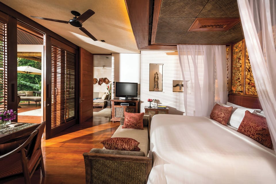 Villa, 2 Bedrooms, Non Smoking (King and 2 Queen) | Minibar, in-room safe, desk, iron/ironing board