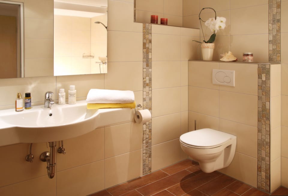 Comfort Double Room | Bathroom | Towels