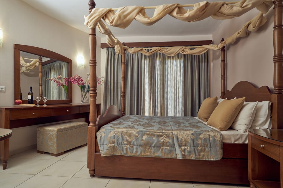 Double Room | Minibar, desk, soundproofing, free WiFi