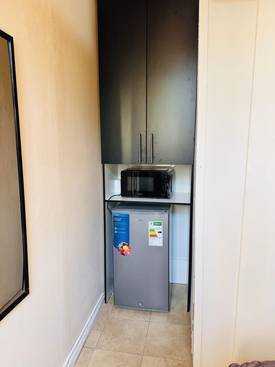 Comfort Room, 1 Double Bed, Roll-in Shower, Non Smoking | Free WiFi, bed sheets