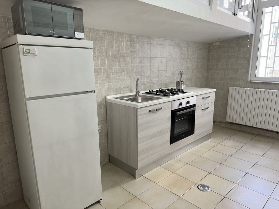 Deluxe Apartment | Bathroom | Shower, free toiletries, hair dryer, bidet