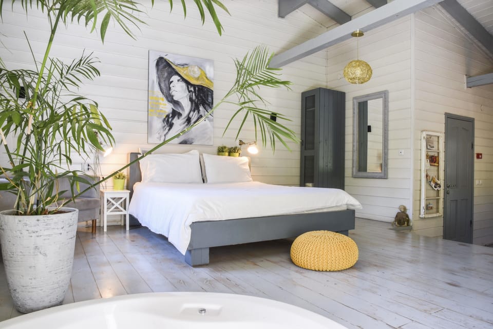Deluxe Cabin | Soundproofing, WiFi (free), bed sheets