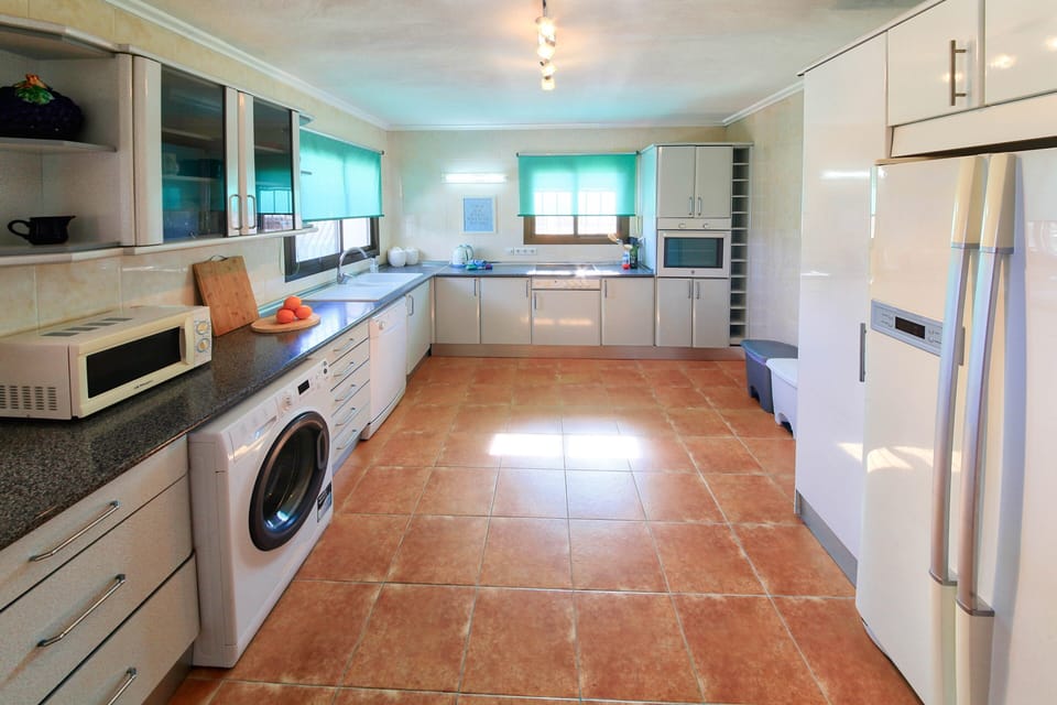 Kitchen 1