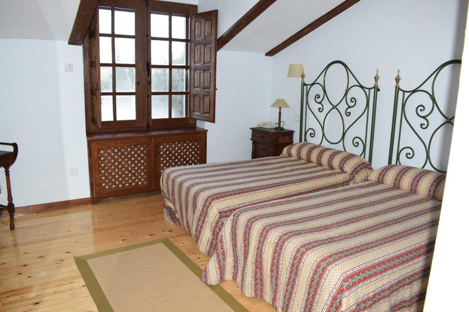 Desk, bed sheets