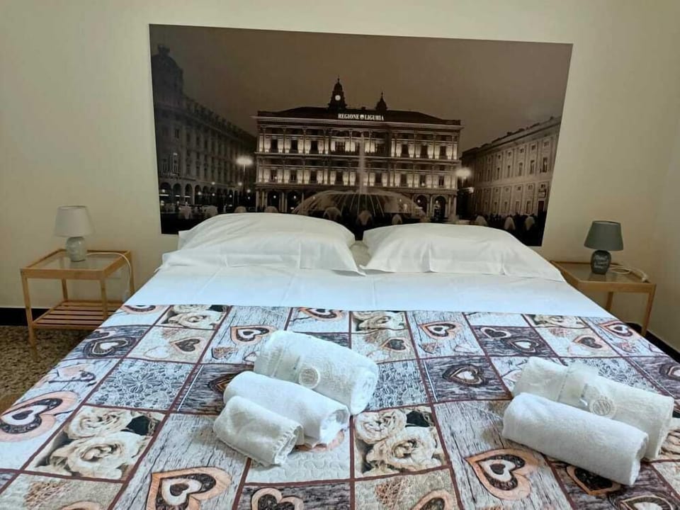 Double or Twin Room, Shared Bathroom | Desk, free cribs/infant beds, free WiFi, bed sheets