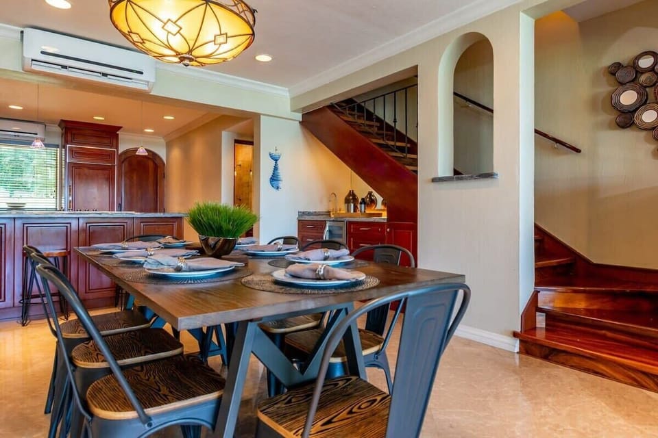Dining & Stairs