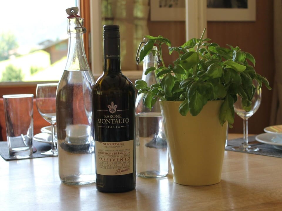 Bottle, Drinkware, Table, Tableware, Plant, Barware, Glass Bottle, Alcoholic Beverage, Wine