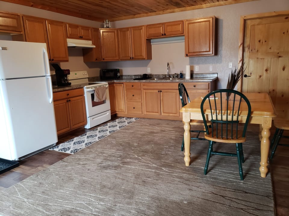 Full kitchen