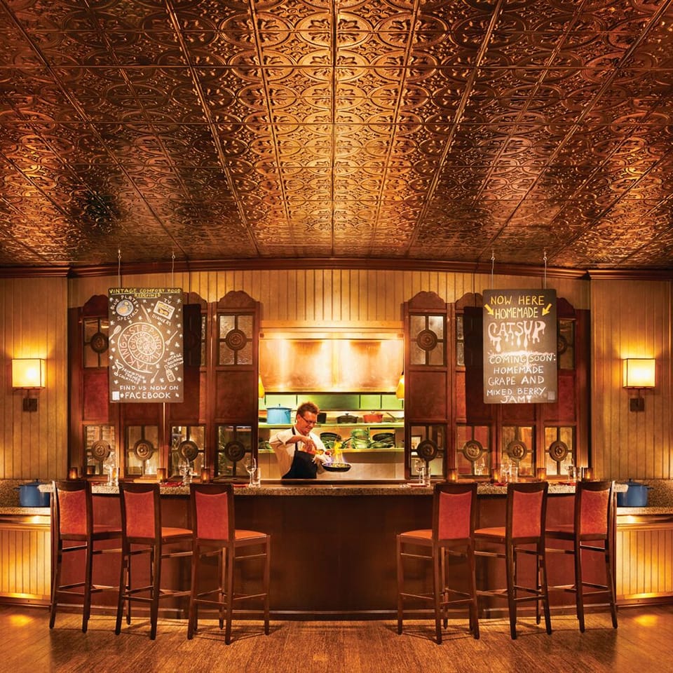 TWENTY6 - This modern American bistro showcases innovative approaches to familiar favorites – using locally sourced, seasonal ingredients. Kick back in the restaurant and adjoining bar, where the atmosphere is as enjoyable as every dish.