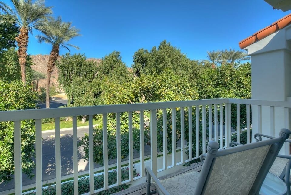 Signature Pool at La Quinta Resort & Club - Splash, swim and chill with 41 climate-controlled pools all around, La Quinta Resort & Club is the perfect desert oasis. Pools for kids. Pools for privacy. Pools for relaxation.