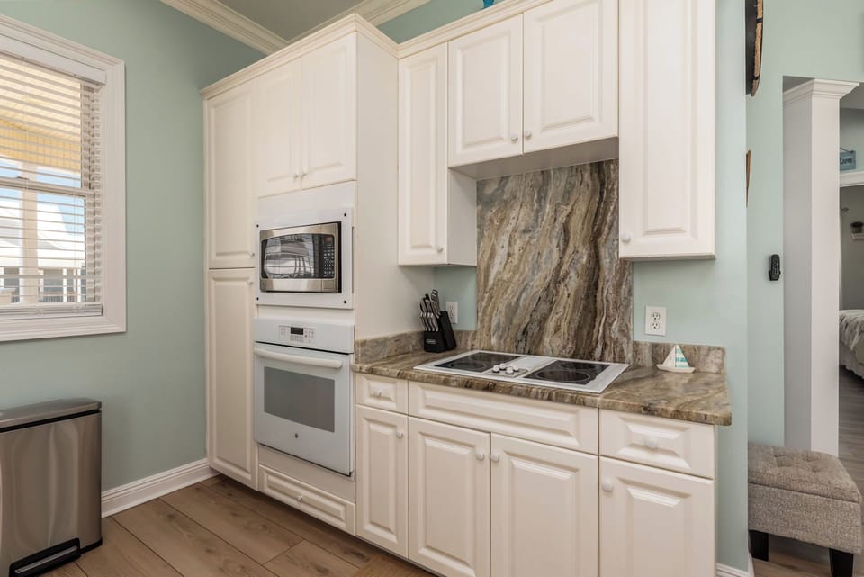 48 Kitchen 3