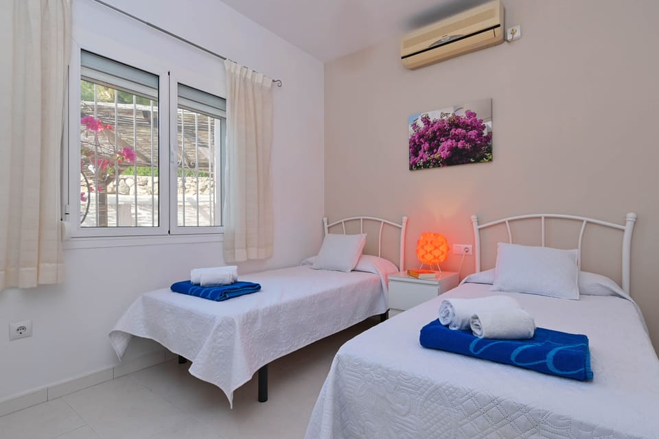 2 Additional single beds