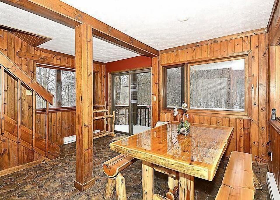 Downstairs Dining Area Overlook