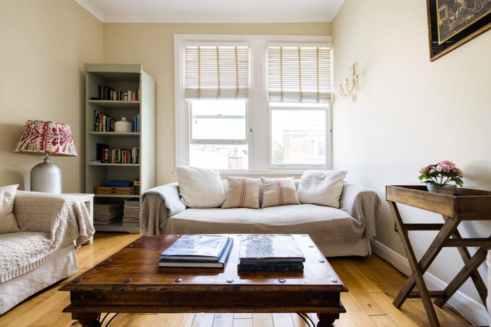 Comfy and cosy sitting room 