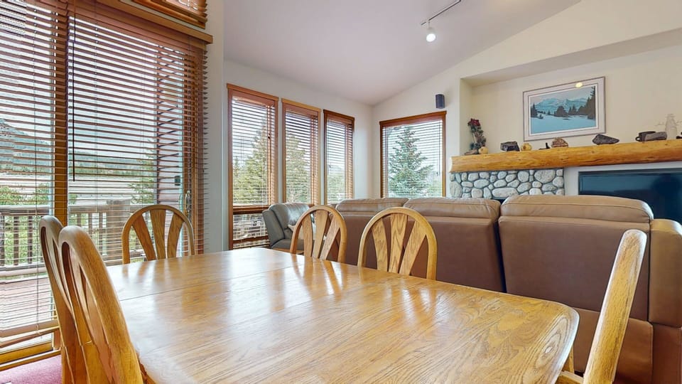 Condo, 3 Bedrooms | Dining