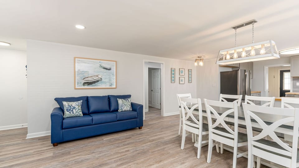 Open Living Room/Dining Area