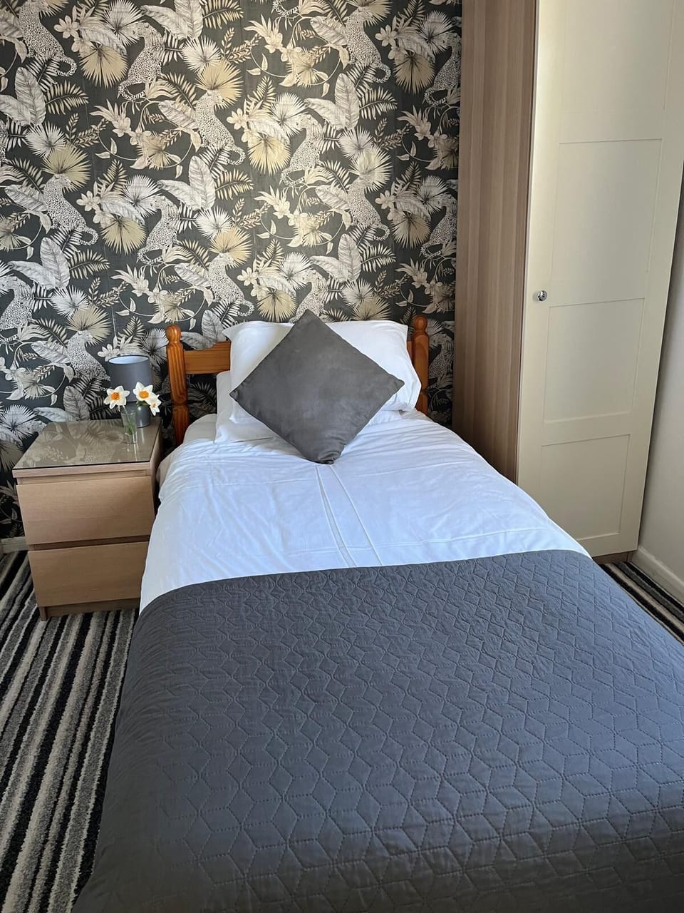 Standard Single Room | In-room safe, iron/ironing board, travel crib, free WiFi