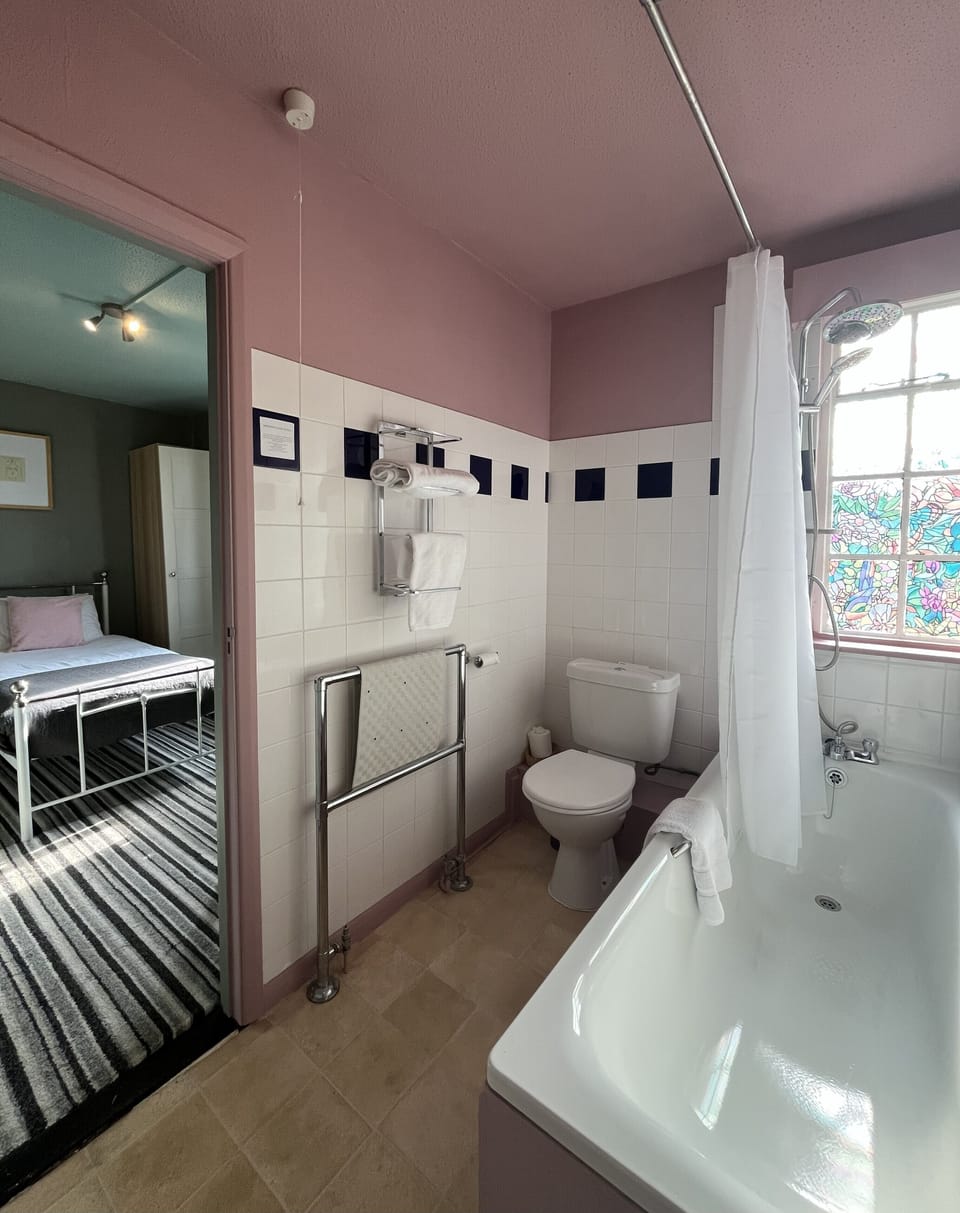 Standard Single Room | Bathroom | Hair dryer, towels, soap, shampoo
