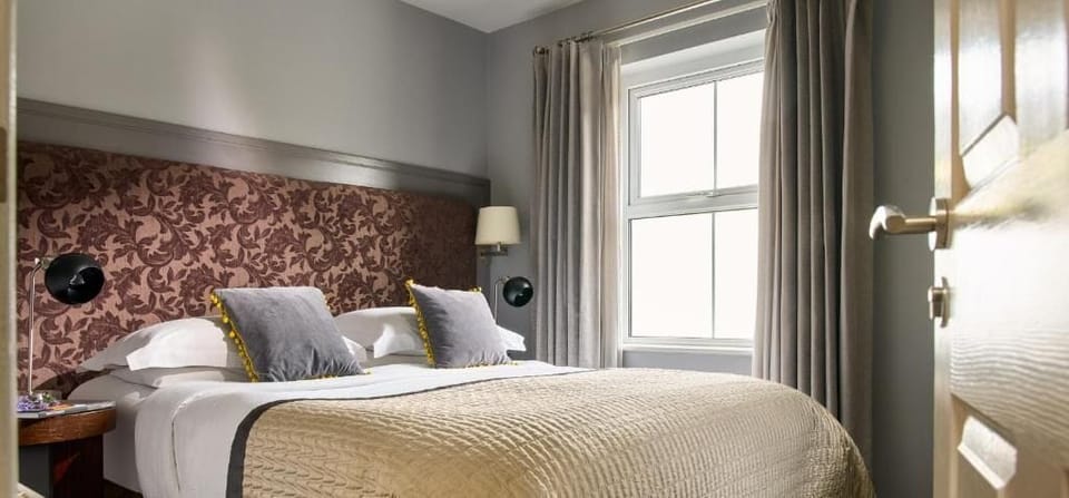 Studio, 2 Bedrooms | In-room safe, desk, soundproofing, free cribs/infant beds