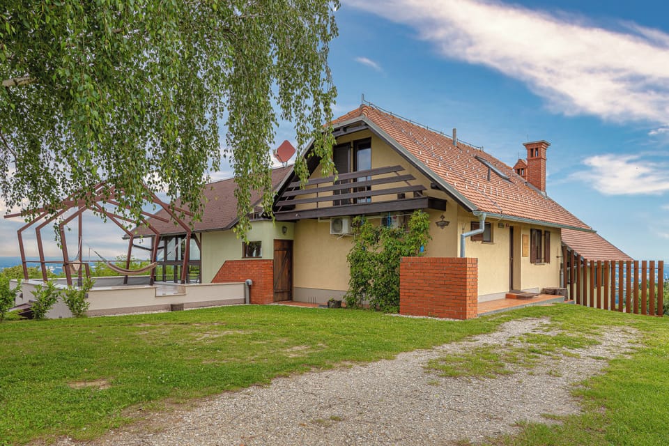 Holiday House Podhamer Marijan.