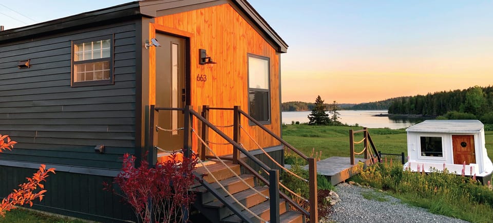 The cottage is perfectly positioned between Acadia and Canada. 